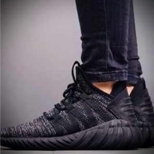‼️SOLD‼️Adidas Metallic Triple Black Tubular Dawn. Women’s Size 7.5 (BZ0629).